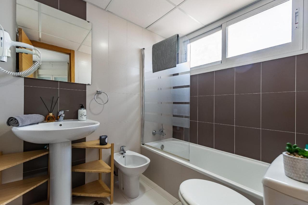 Modern Beach Apartment Valparaiso With Parking Malaga Luaran gambar